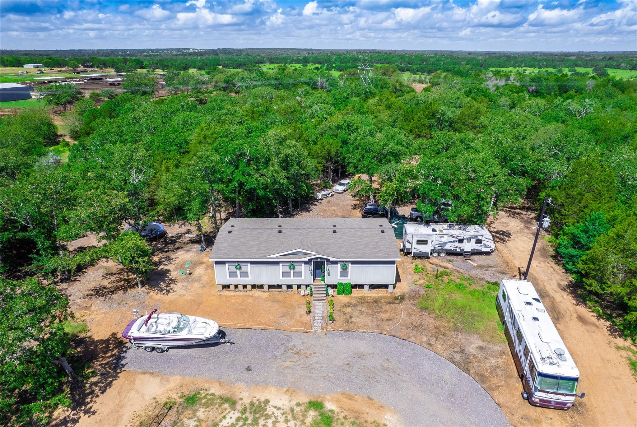 Listing photo 1 of 1686  FM 2104 None