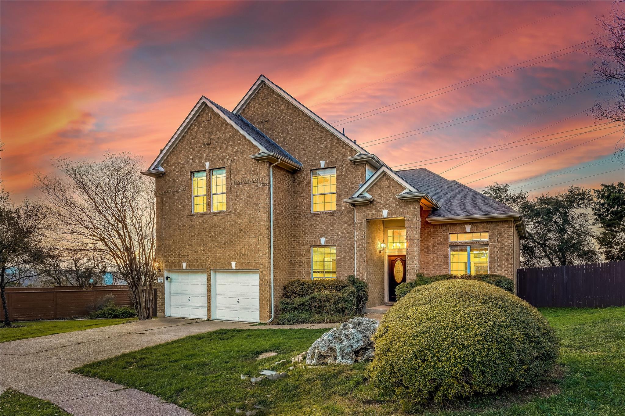 Listing photo 1 of 9200  Hurley Cv