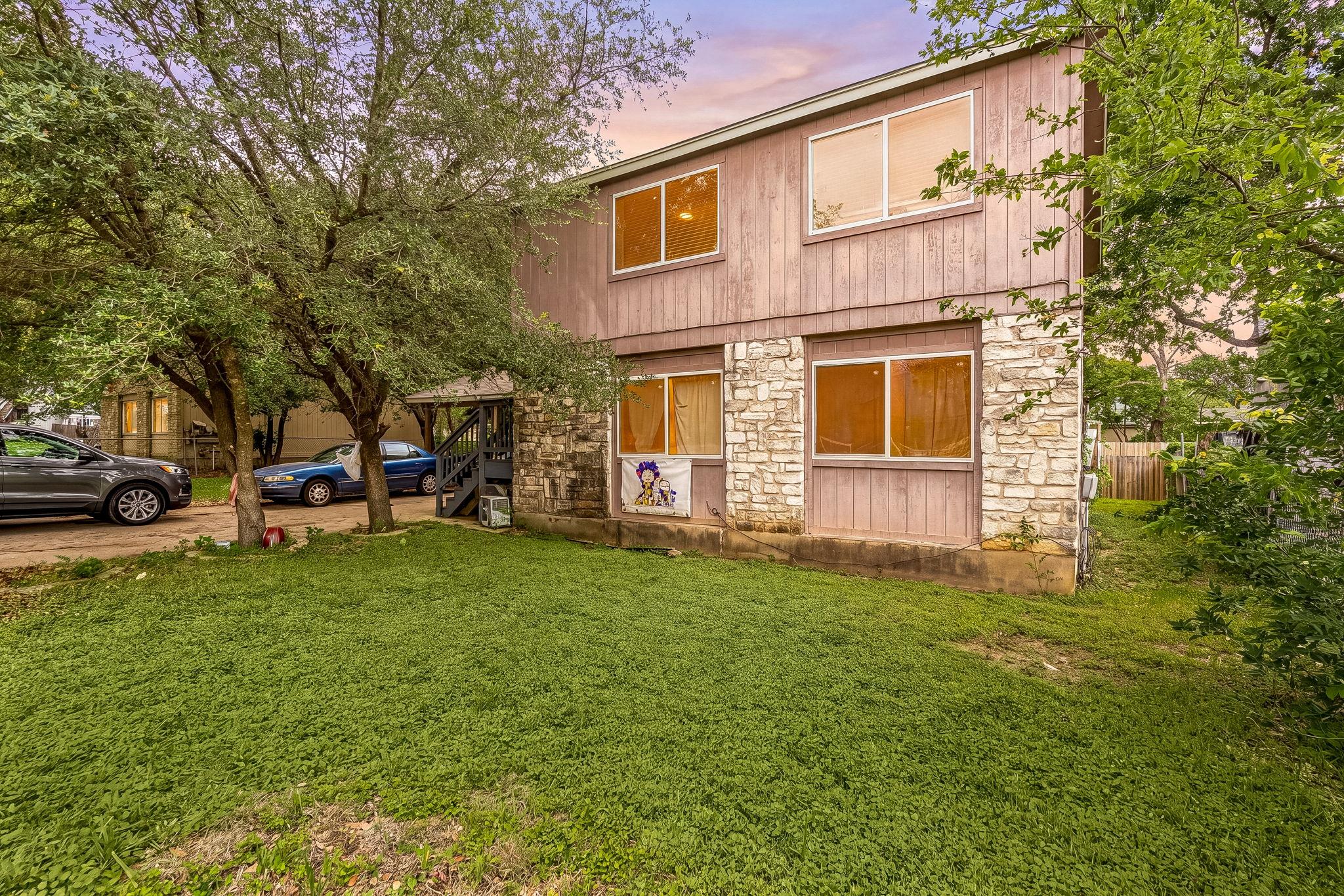 Listing photo 1 of 2406  Bucks Run