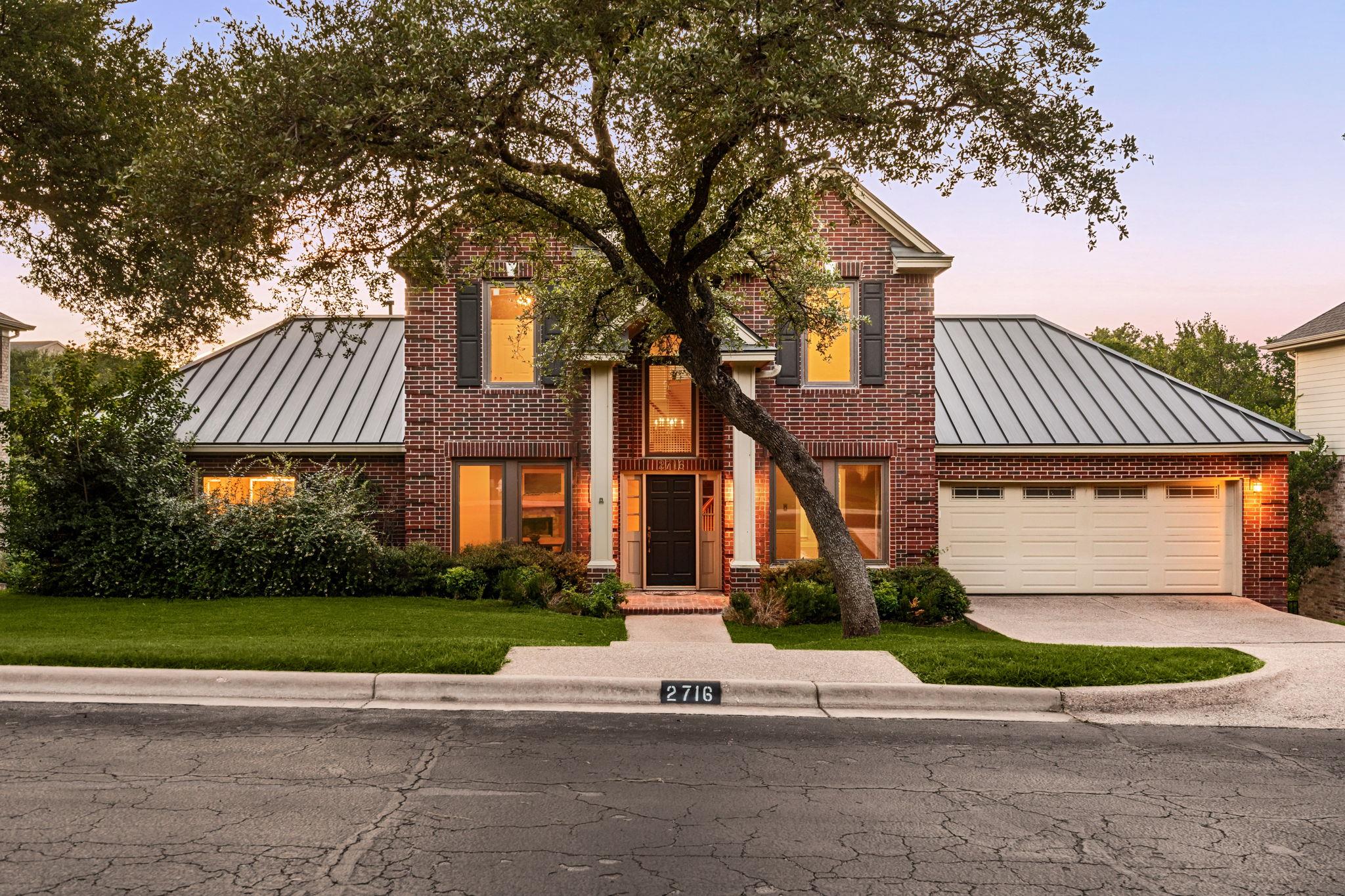 Listing photo 1 of 2716  Bartons Bluff Ln