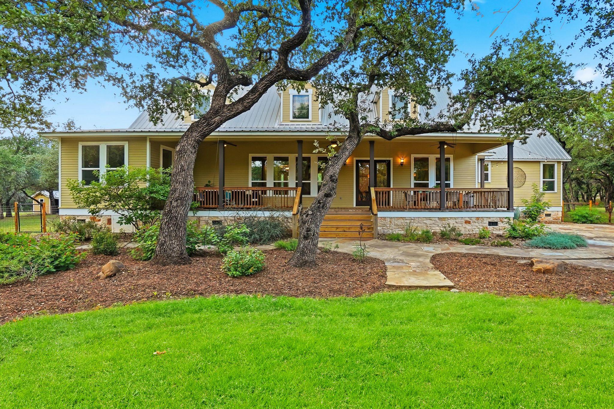 Listing photo 1 of 130  Canyon Oaks Dr