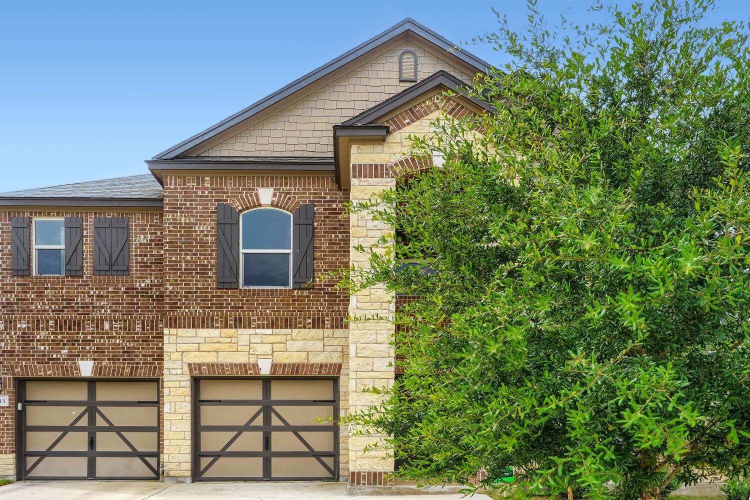 Listing photo 1 of 1513  Foxglove Dr