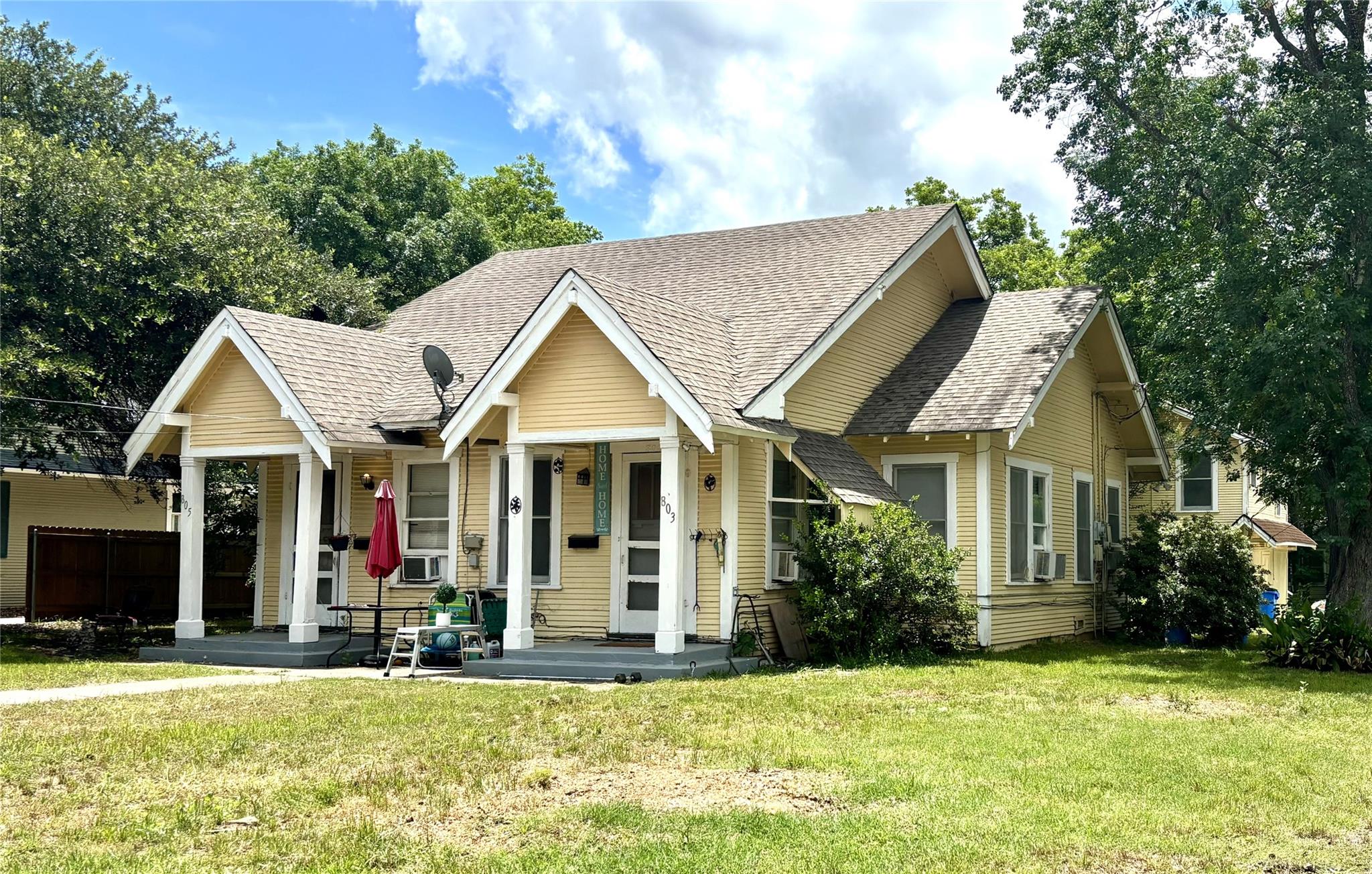 Listing photo 1 of 803  Elm St