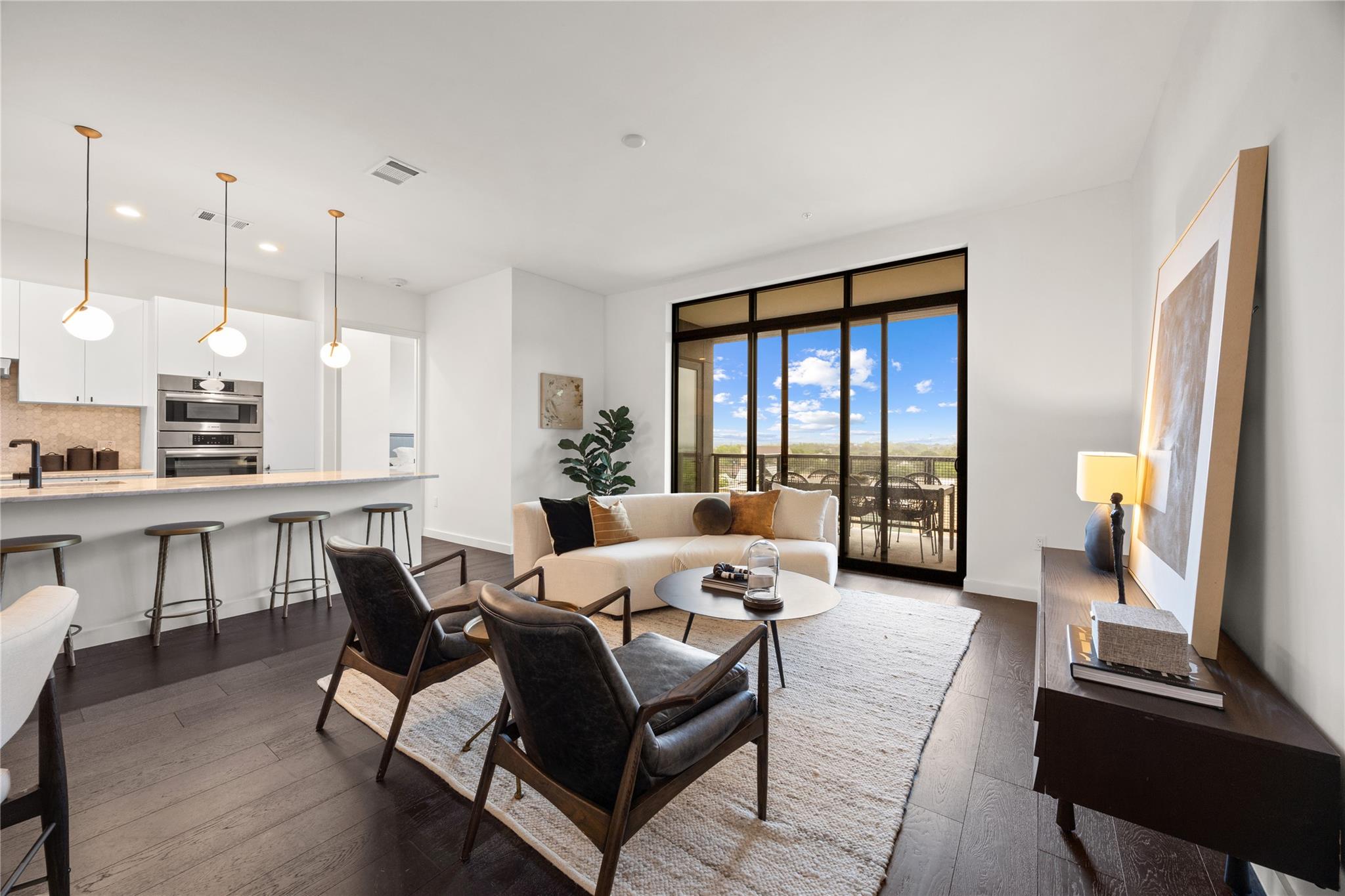 Listing photo 1 of 800  Embassy Dr  #602
