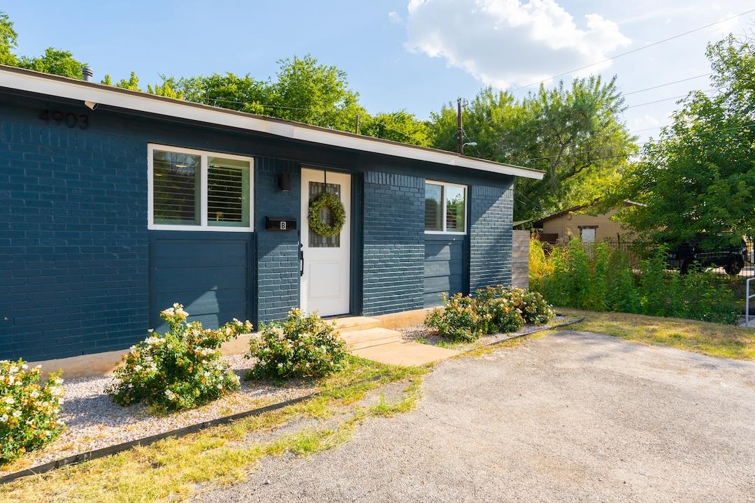 Listing photo 1 of 4903  Richmond Ave  #B