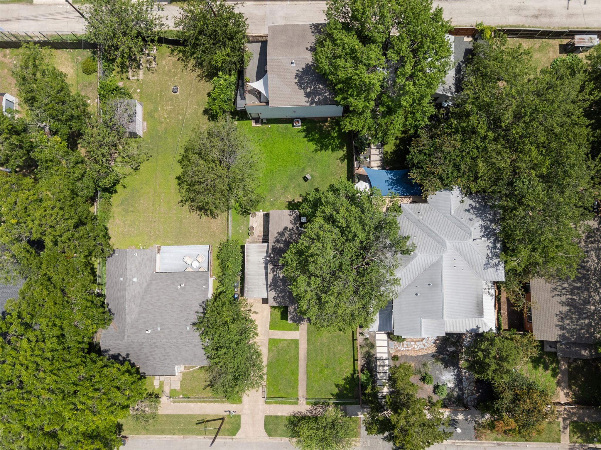 Listing photo 1 of 1610  Willow St