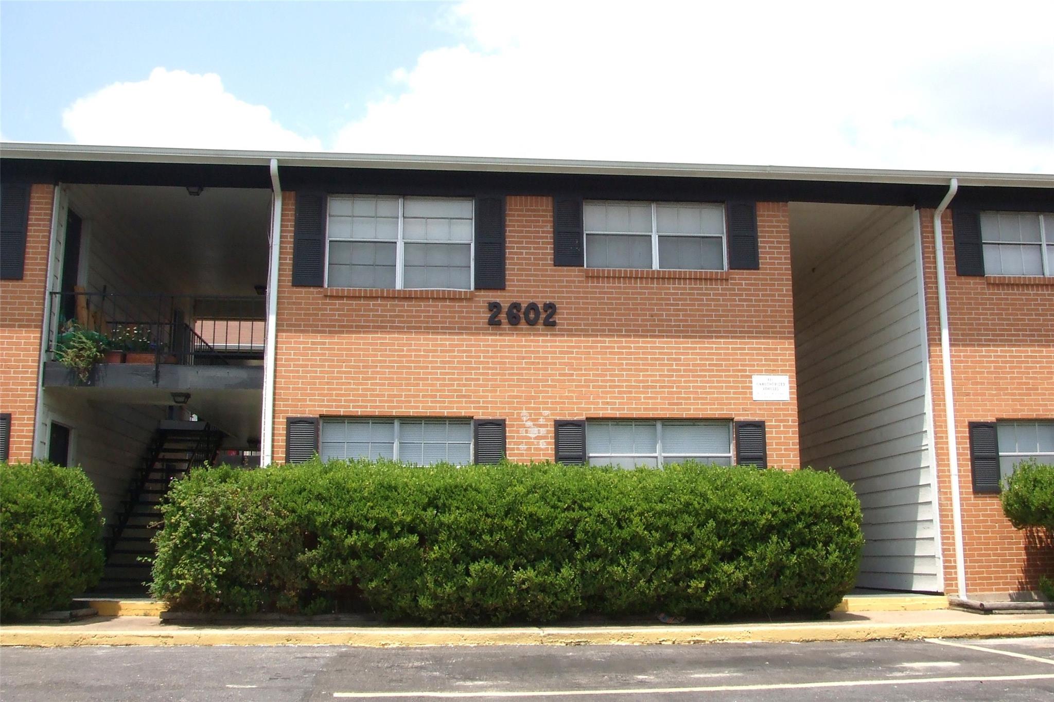 Listing photo 1 of 2602  Penny Ln  #102