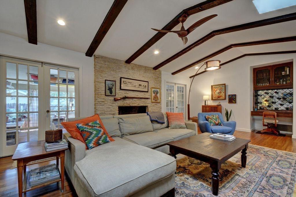 Listing photo 1 of 1708  Windoak Dr