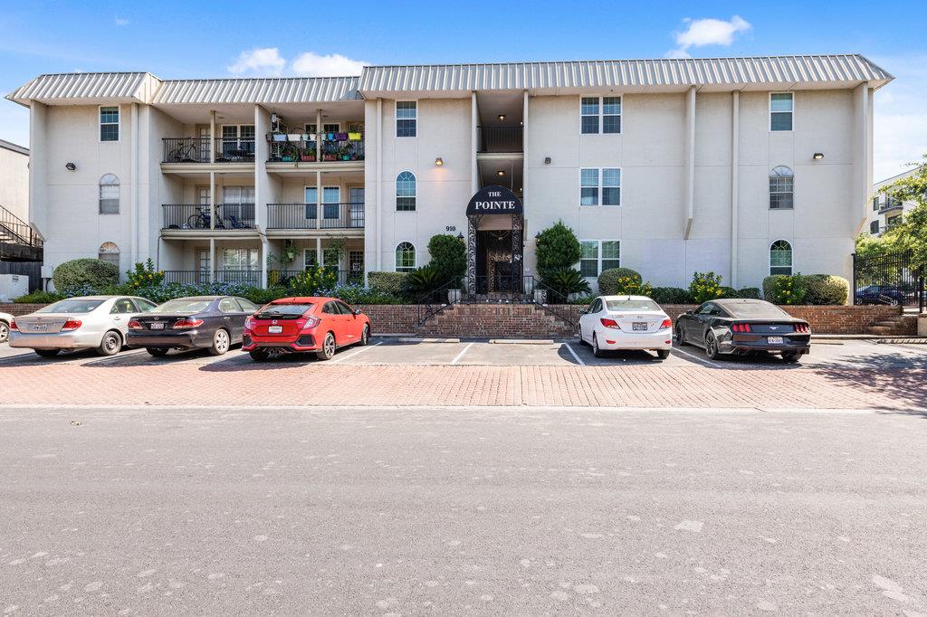 Listing photo 1 of 910  Duncan Ln  #26
