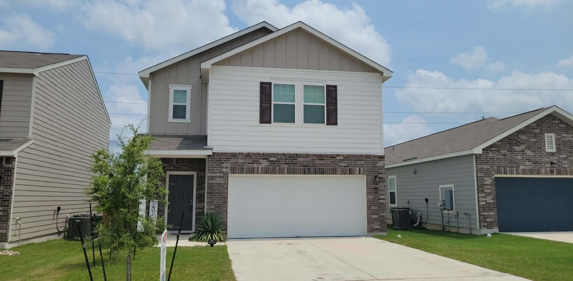 Listing photo 1 of 500  Magnum Force Dr