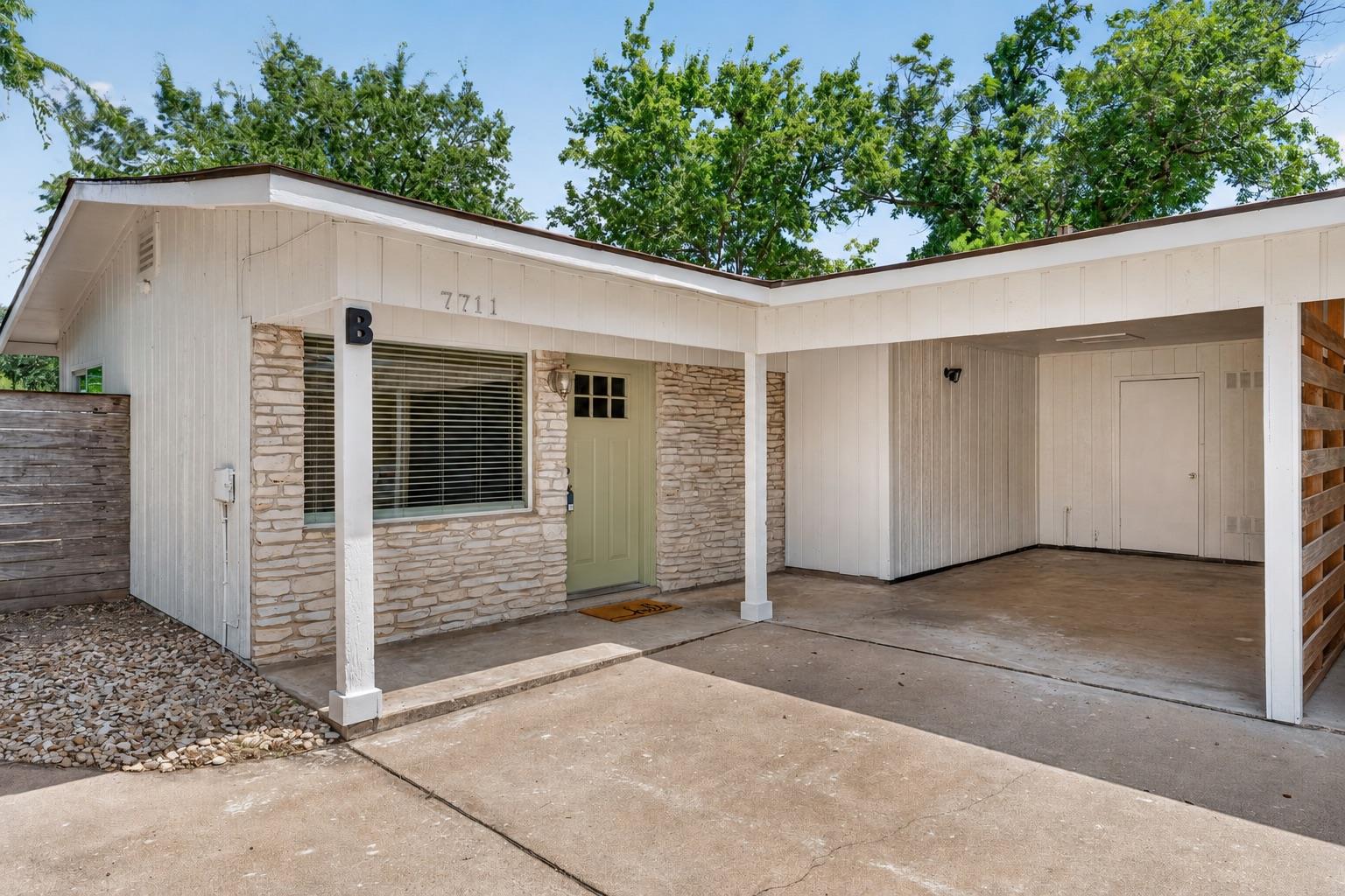 Listing photo 1 of 7711  Watson St  #B