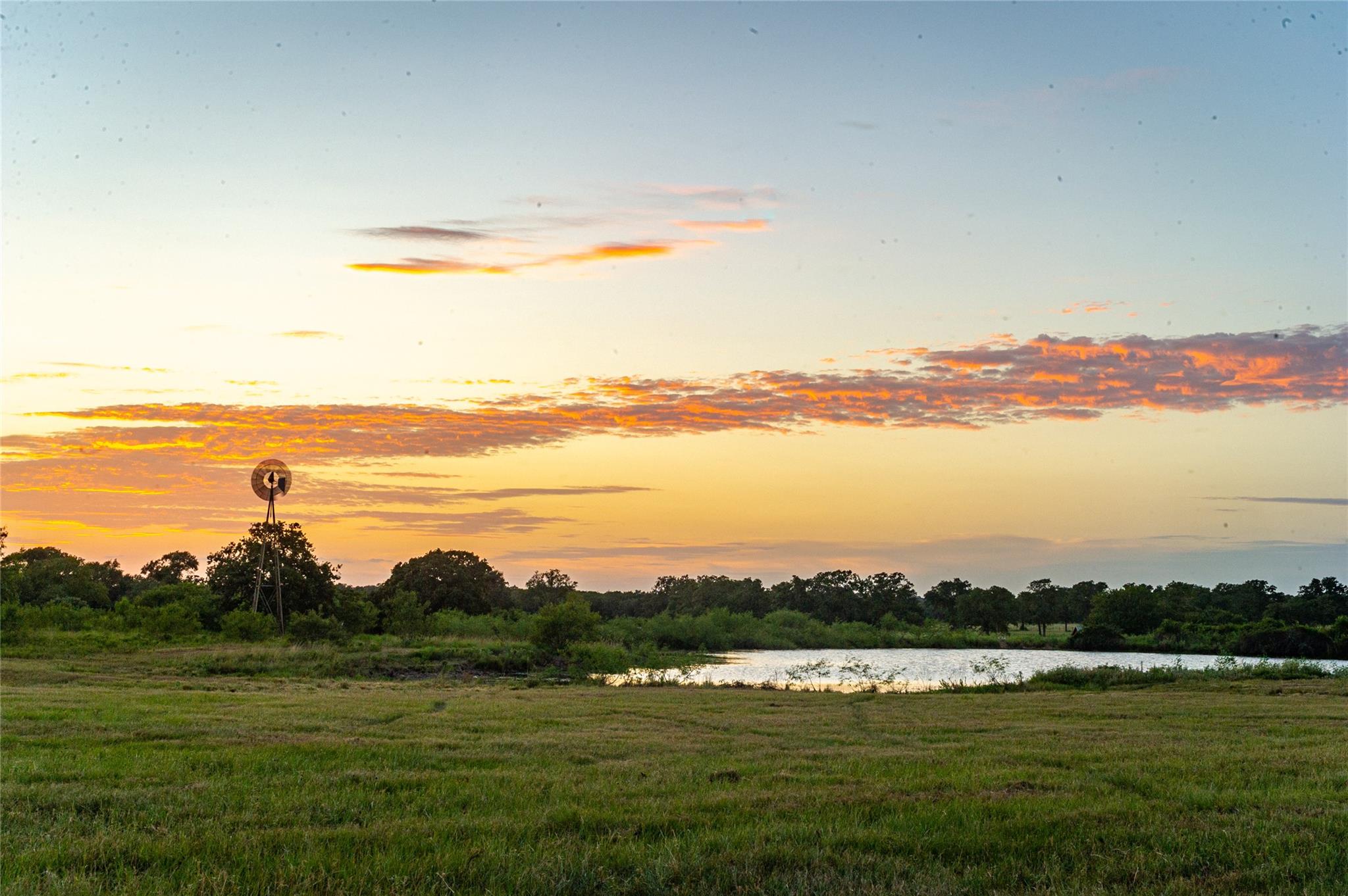 Listing photo 1 of 2625  Burke Rd
