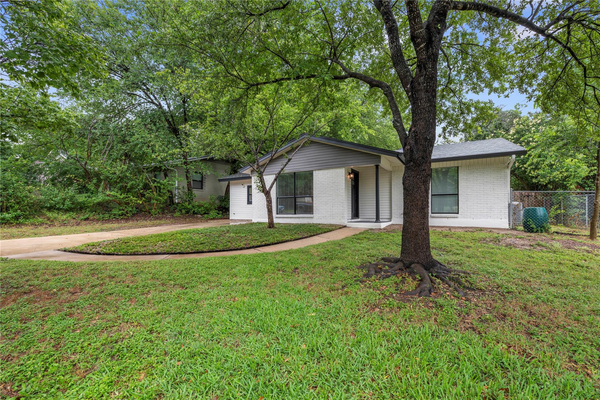 Listing photo 1 of 6805  Tulane Dr
