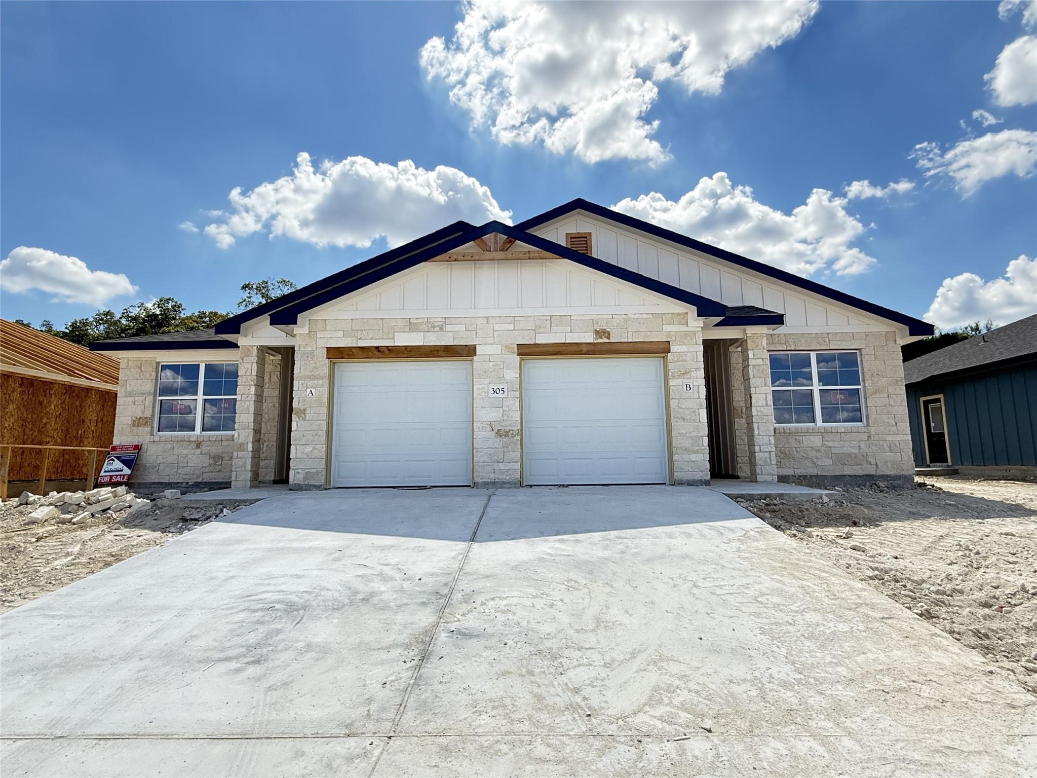 Listing photo 1 of 305  Rain Dance Trl