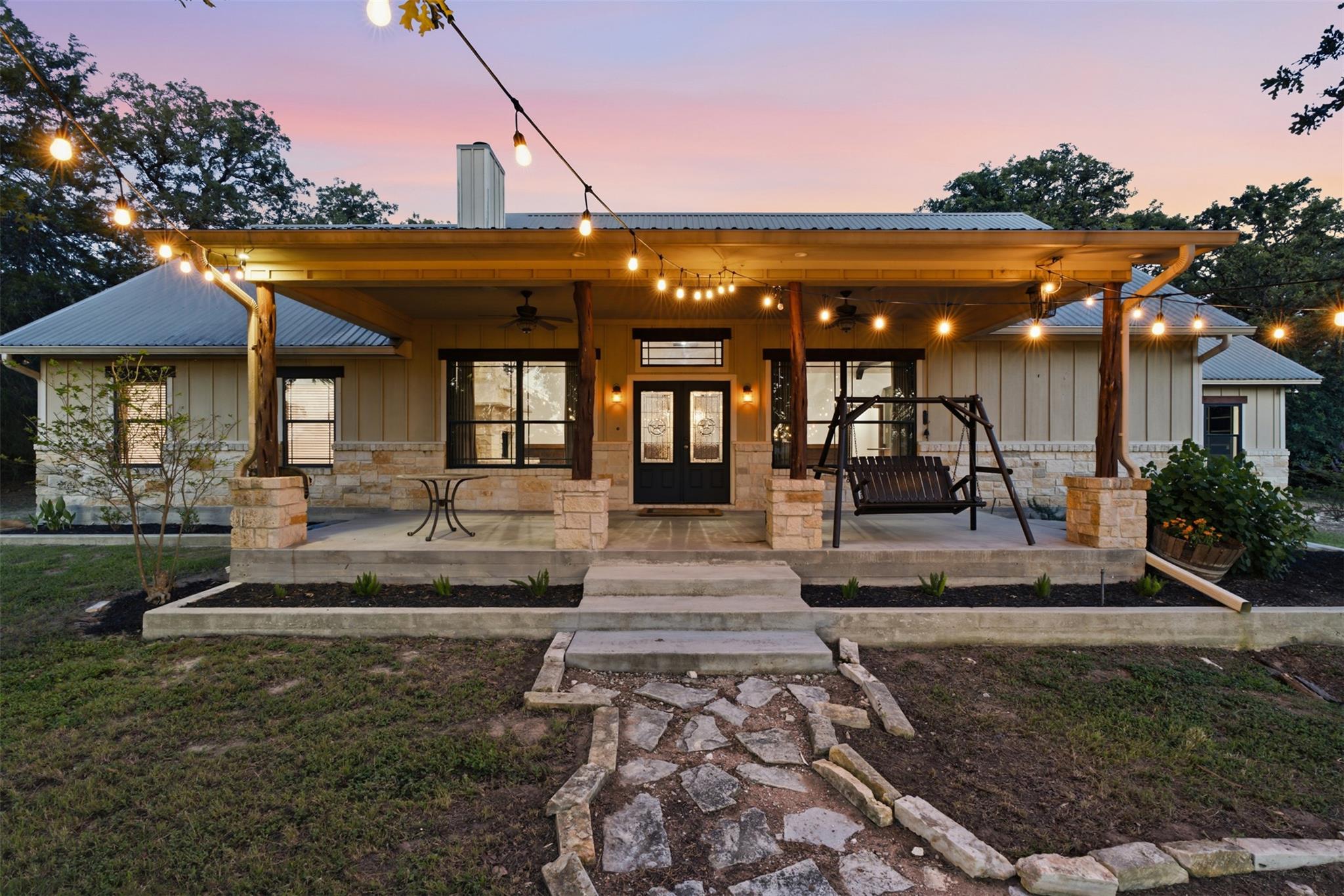 A charming country home, showcasing a welcoming s