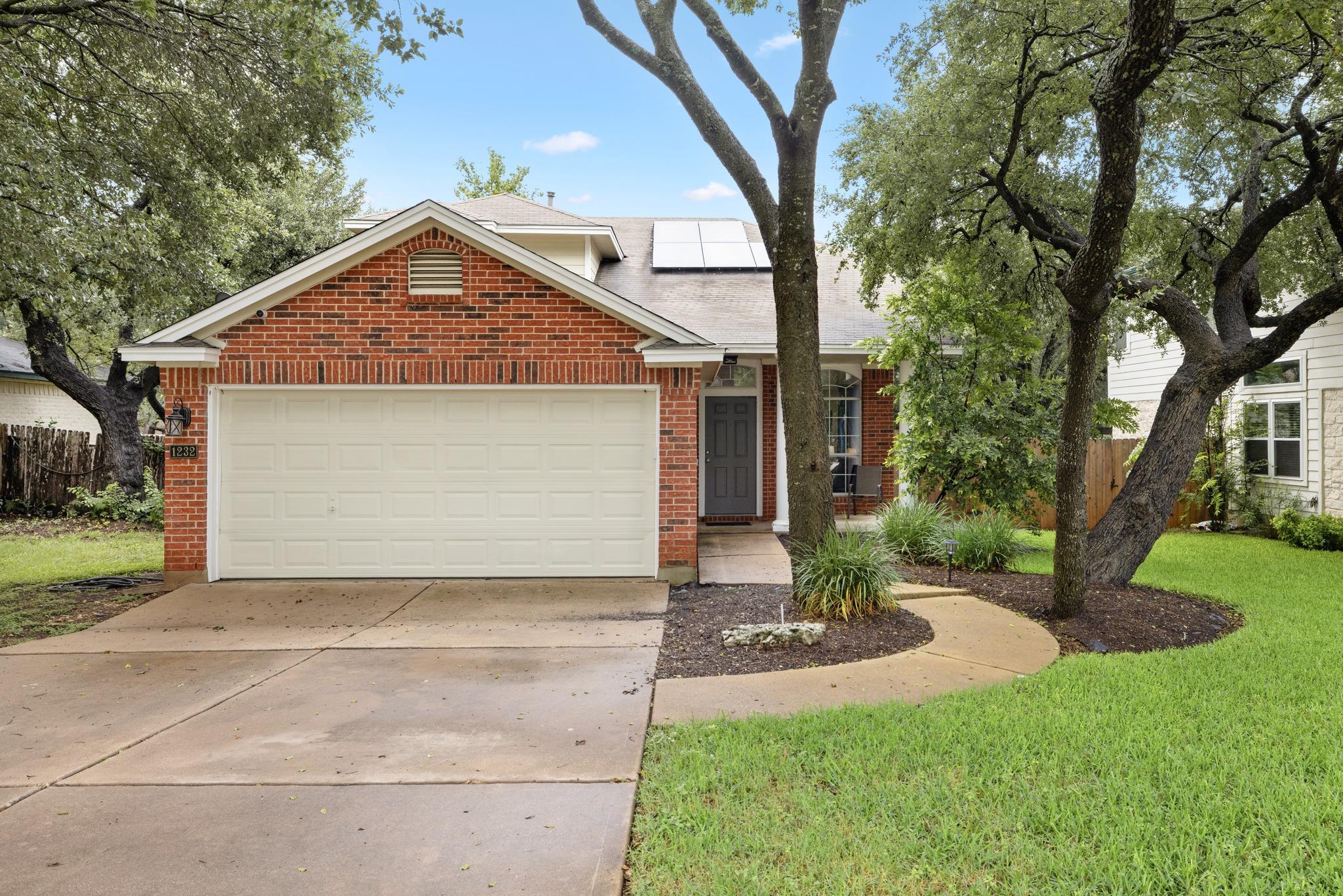 Listing photo 1 of 1232  Brashear Ln
