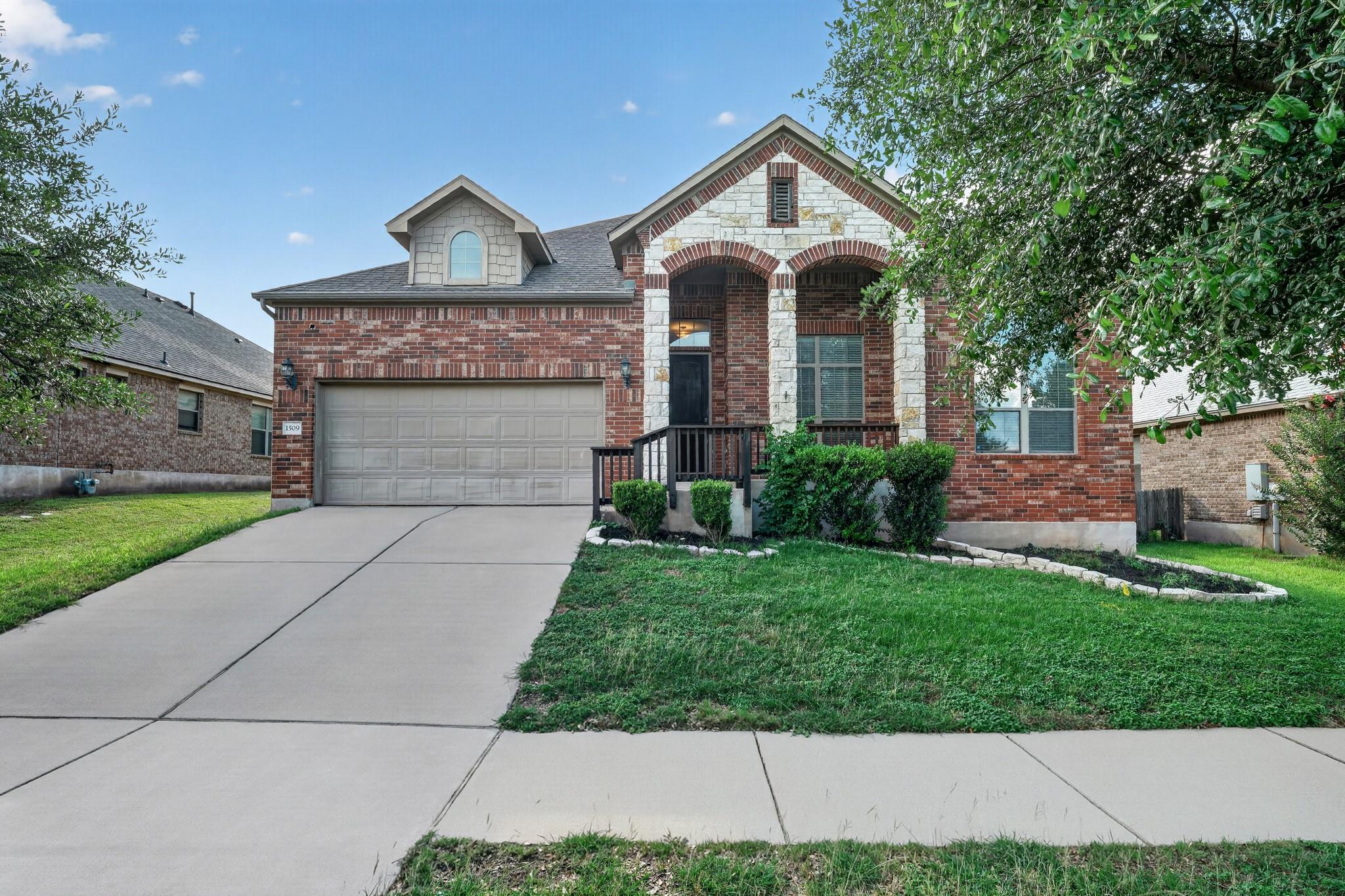 Listing photo 1 of 1509  Naranjo Dr
