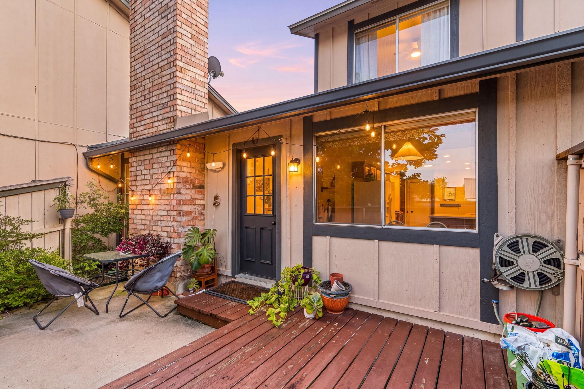 Listing photo 1 of 1026  Verbena Dr