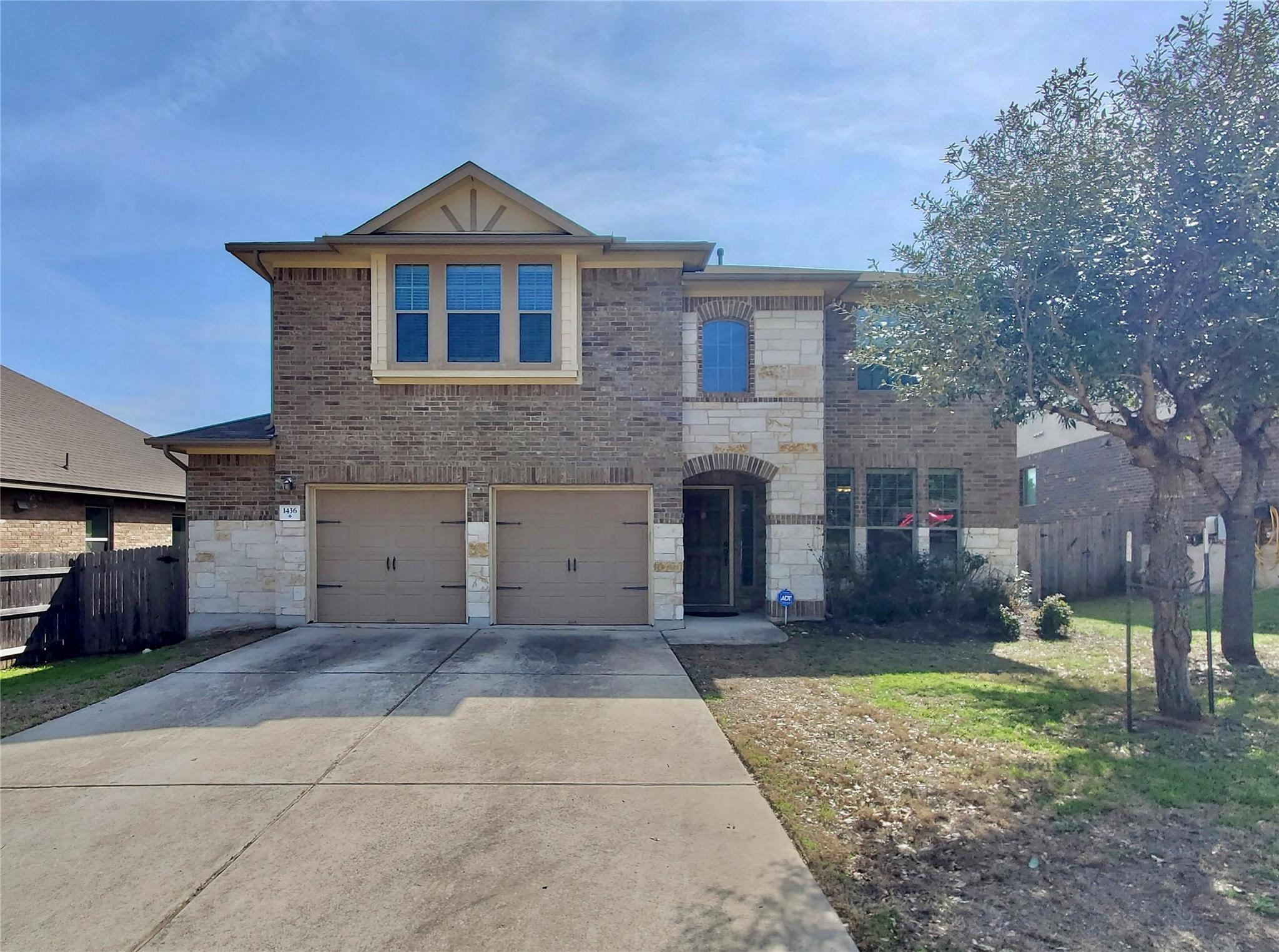 Listing photo 1 of 1436  Lindo Dr