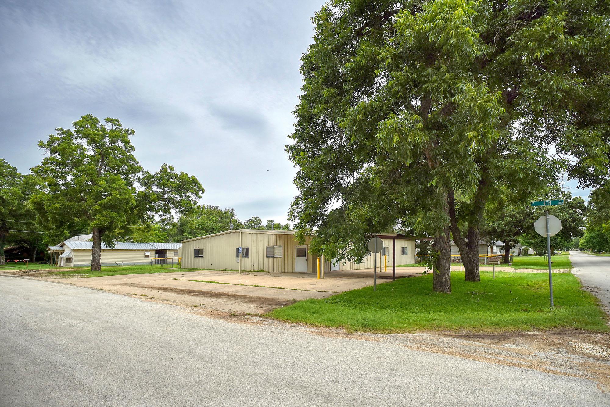 Listing photo 1 of 401  Wilkes St