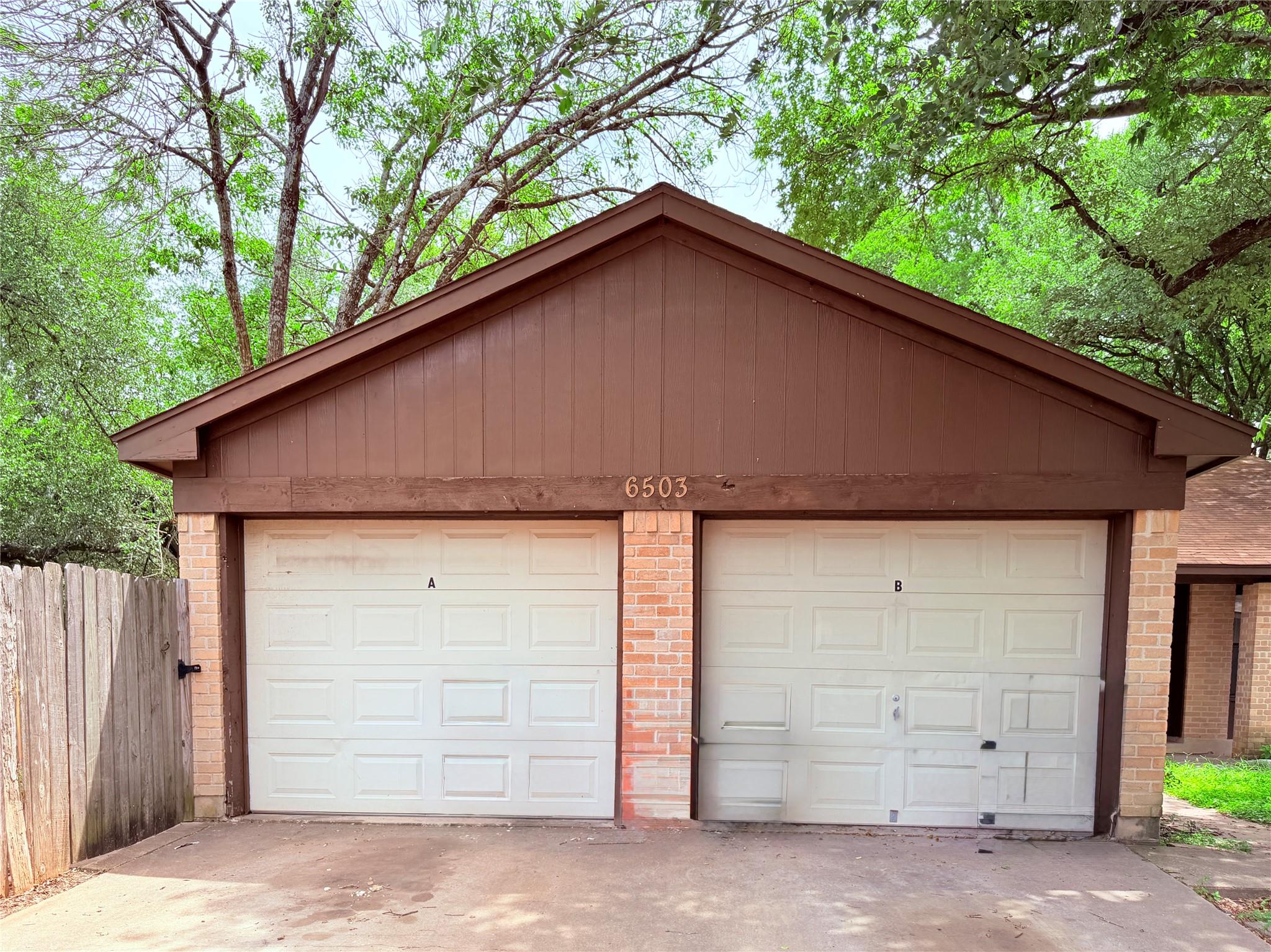 Listing photo 1 of 6503  Columbia Oaks Ct  #A