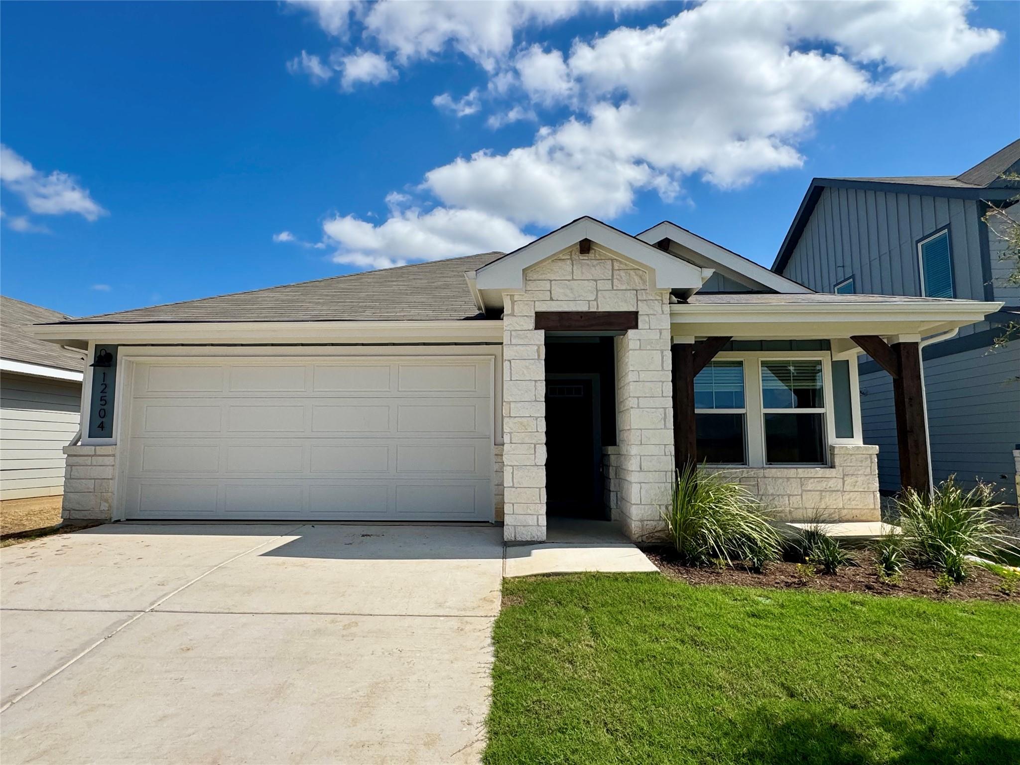 Foto de la propiedad en venta en 12504  Saint Thomas Dr