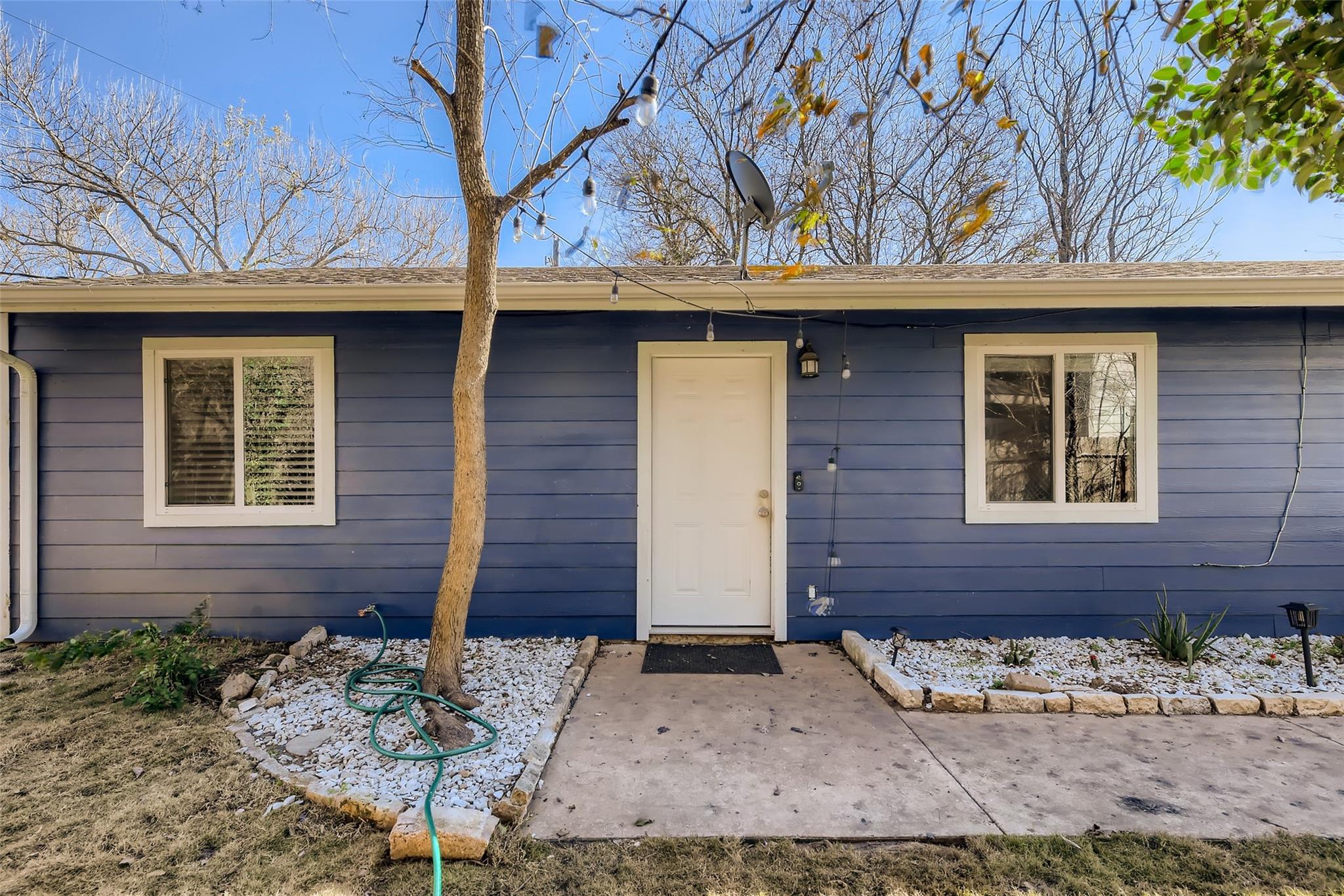 Listing photo 1 of 6108  Calmar Cv  #B
