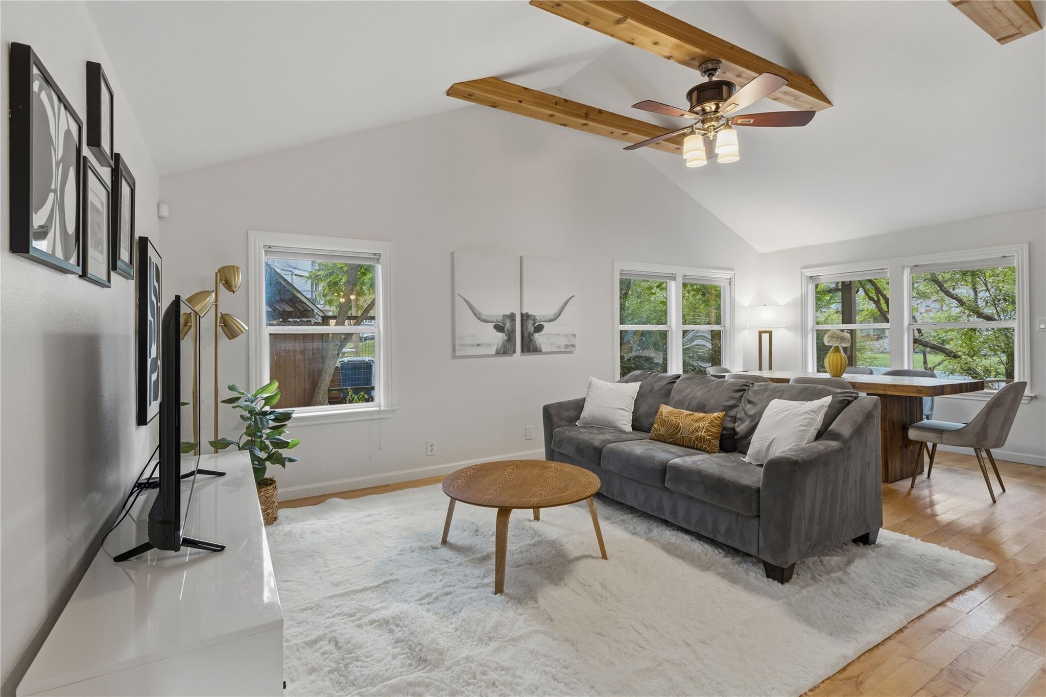 Listing photo 1 of 2113  Oxford Ave