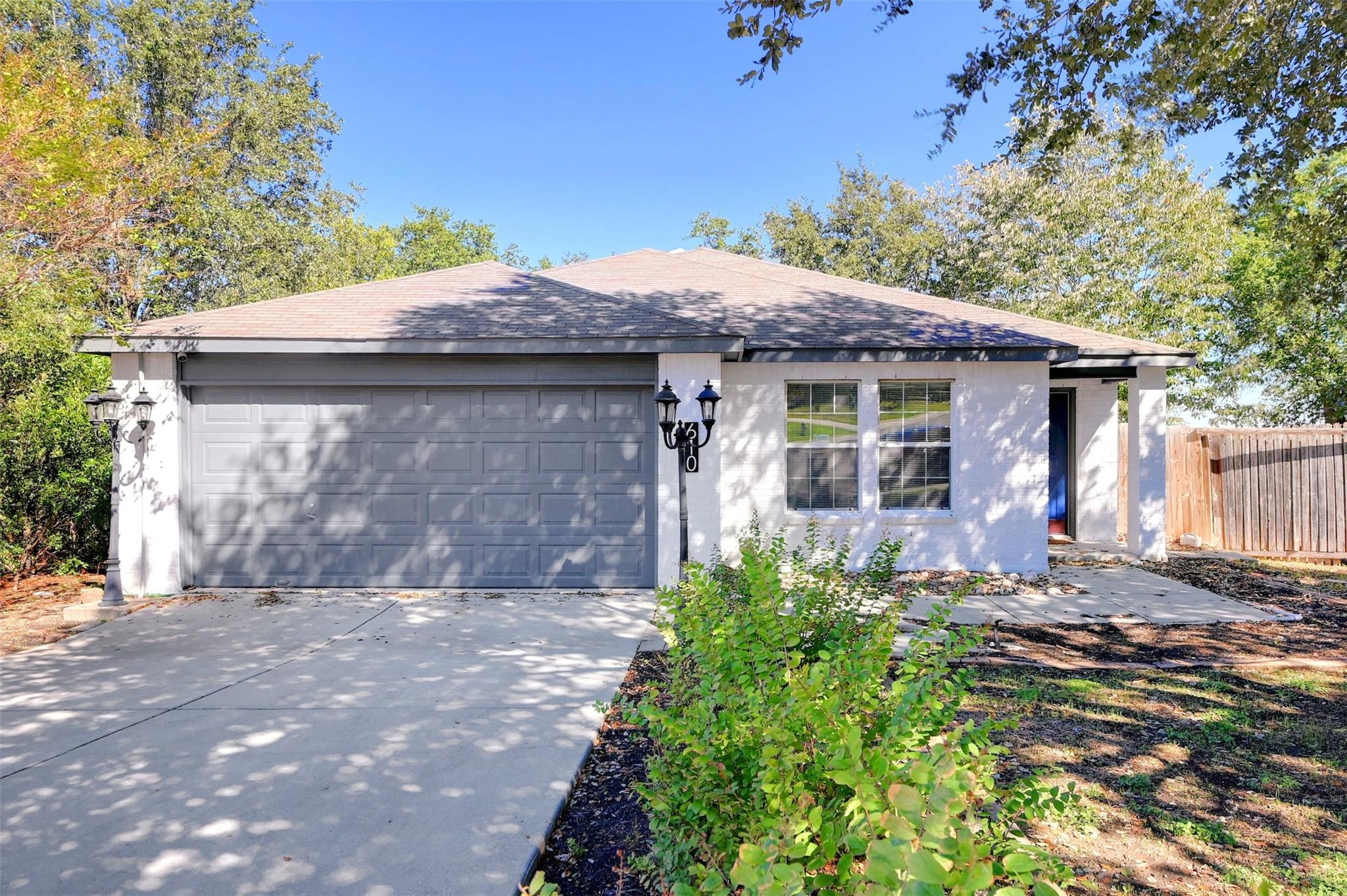 Listing photo 1 of 610  Duke Bnd