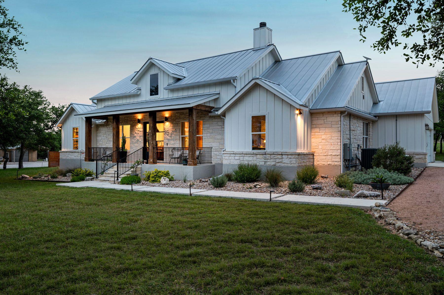 Listing photo 1 of 2009  Axis Cir