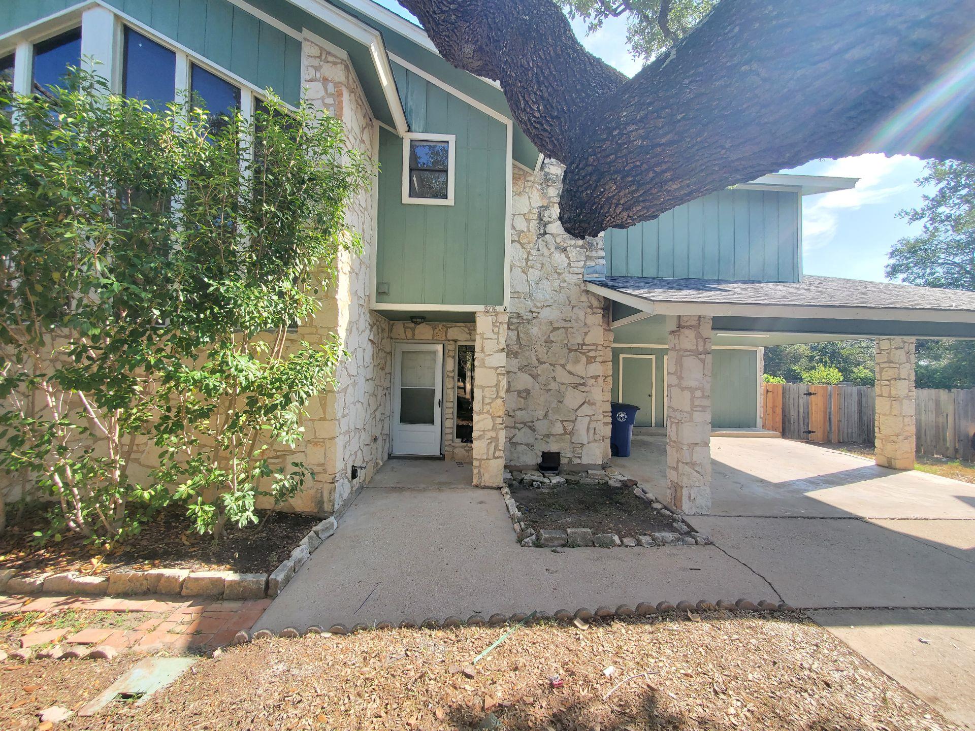 Listing photo 1 of 8716  Clearbrook Trl  #A