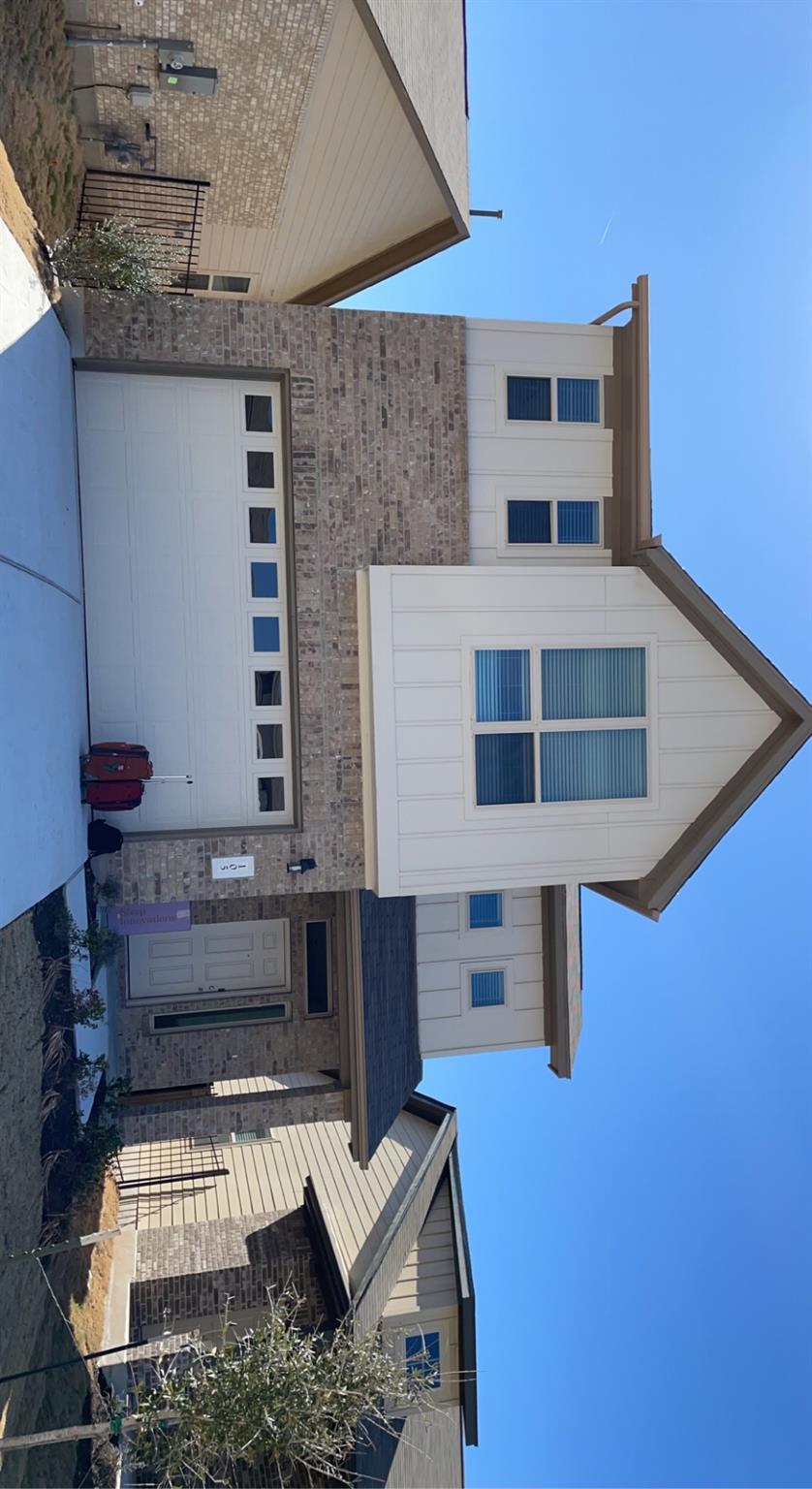 Listing photo 1 of 105  Durmont Pass