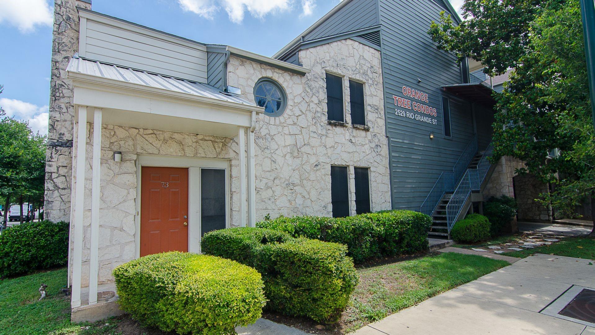 Listing photo 1 of 2529  Rio Grande St  #39