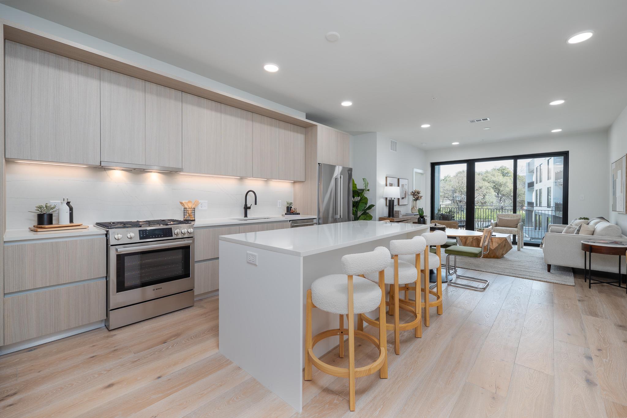 Listing photo 1 of 2209 S 1st St  #237