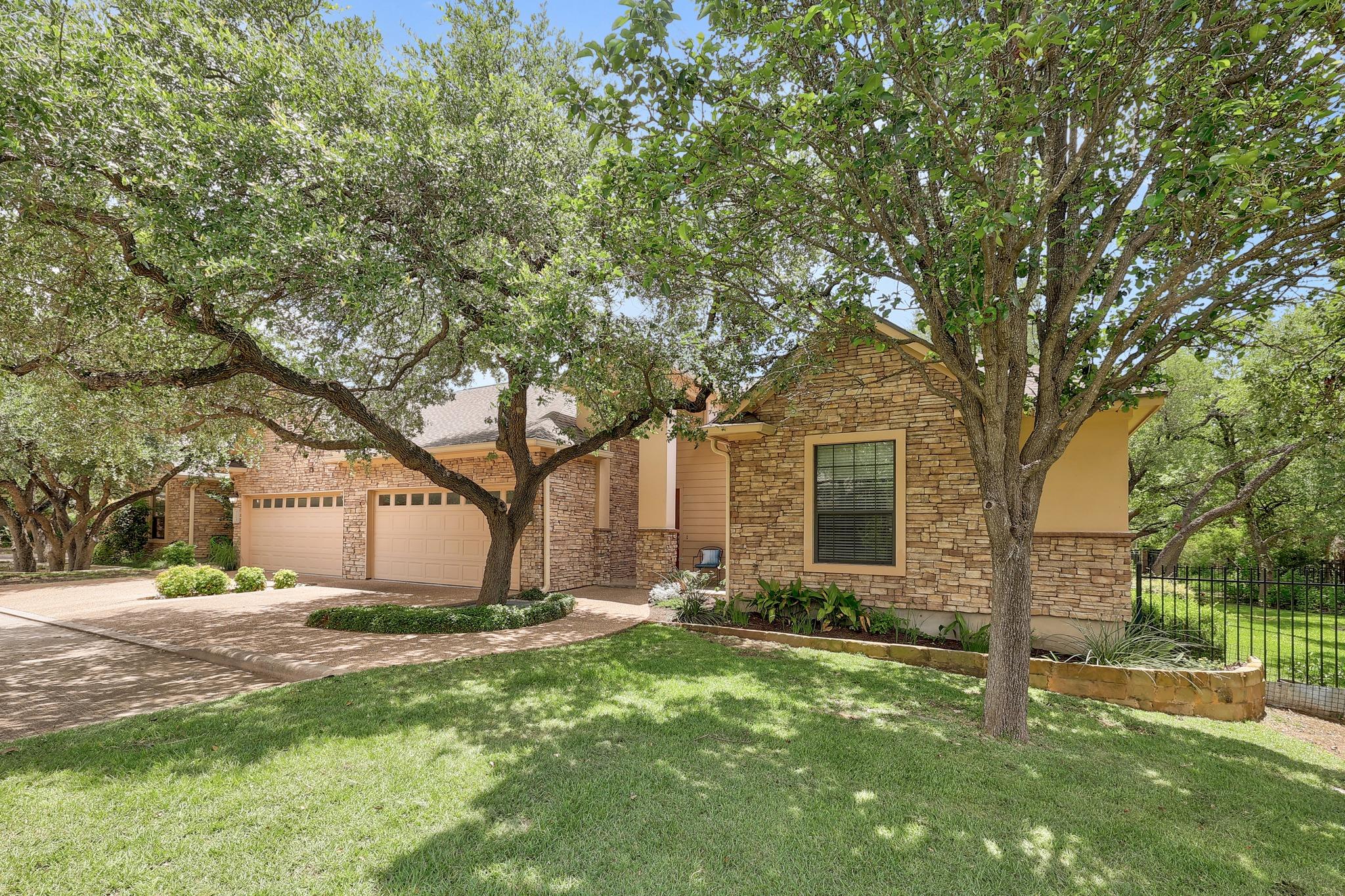 Listing photo 1 of 4205  Dot Dr