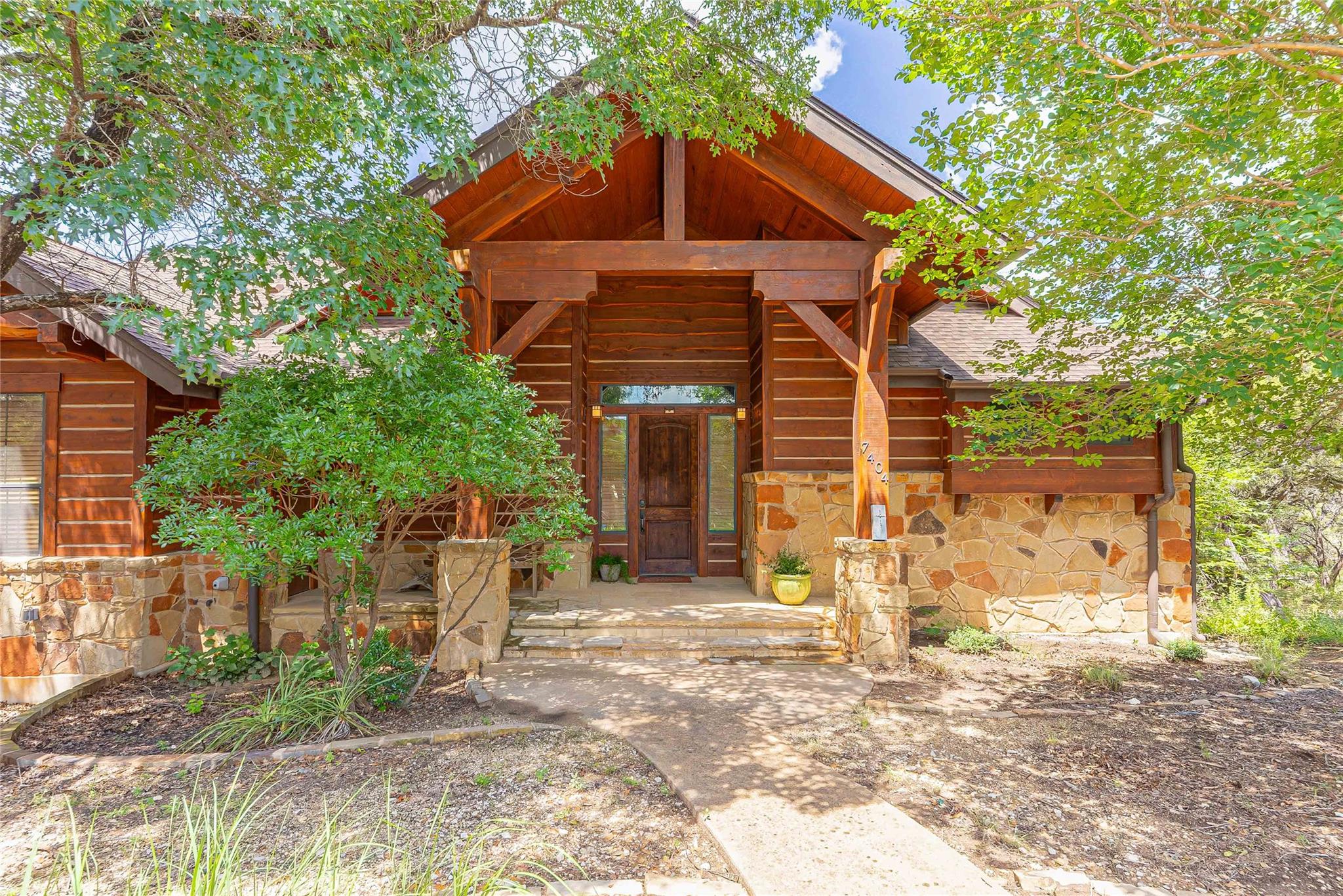 Listing photo 1 of 7404  Calming Ct
