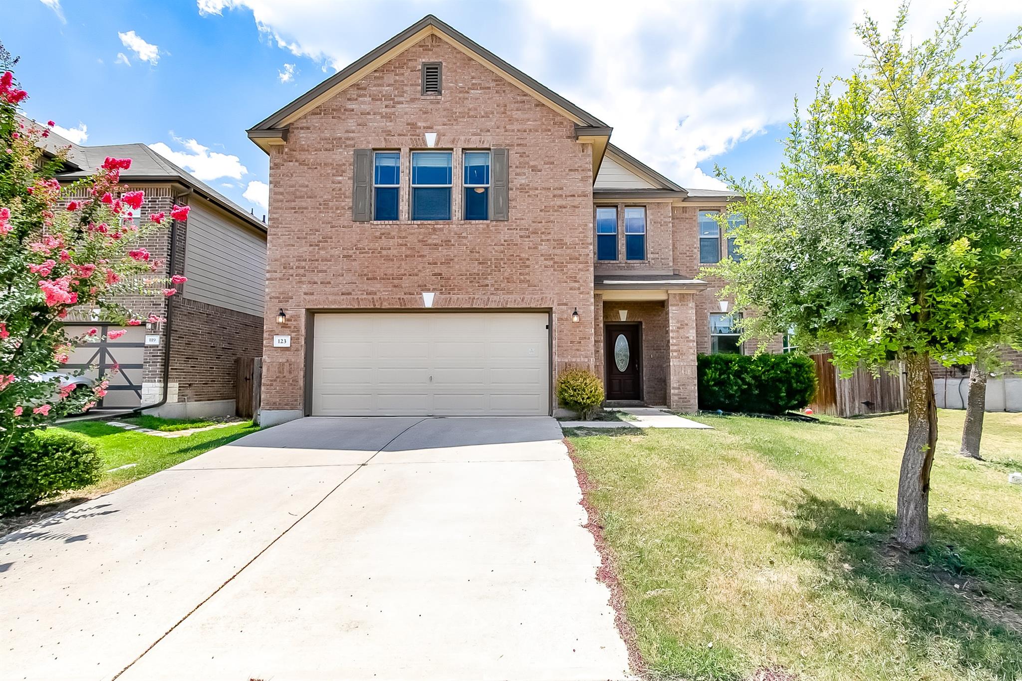 Listing photo 1 of 123  Mancos Dr