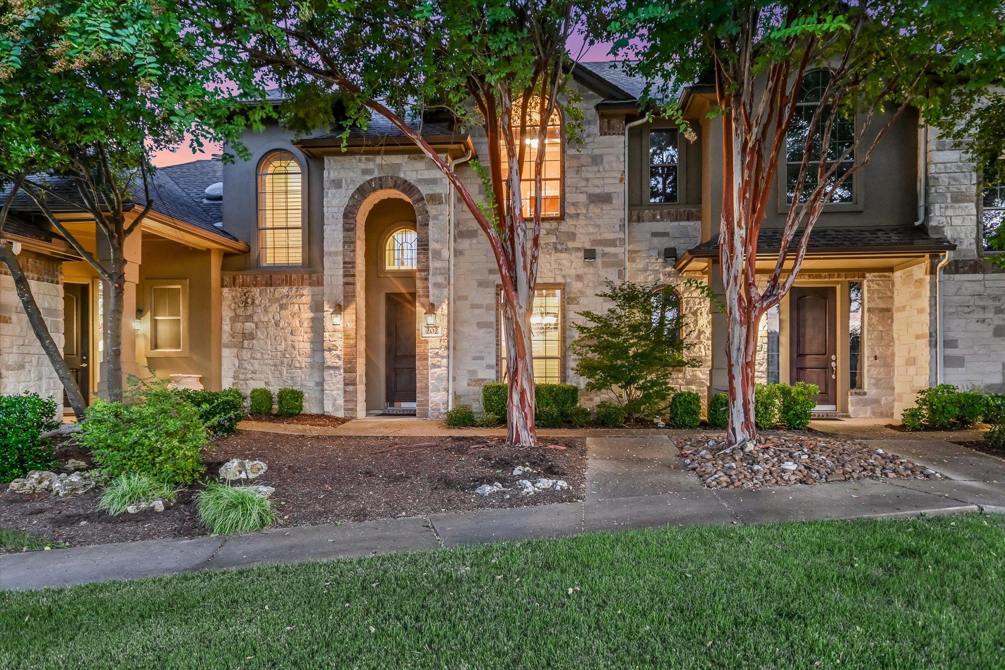 Listing photo 1 of 14100  Avery Ranch Blvd  #202