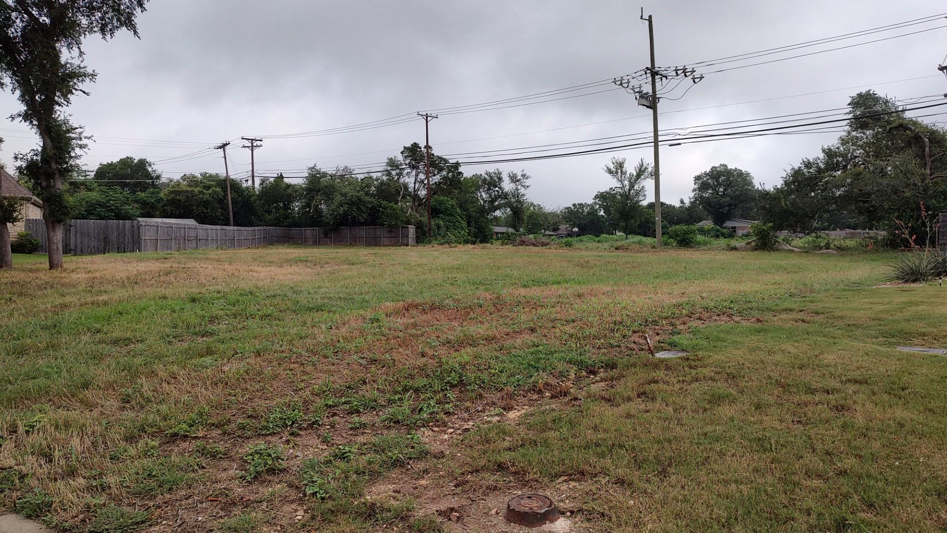 A spacious, level lot offers ample opportunity fo