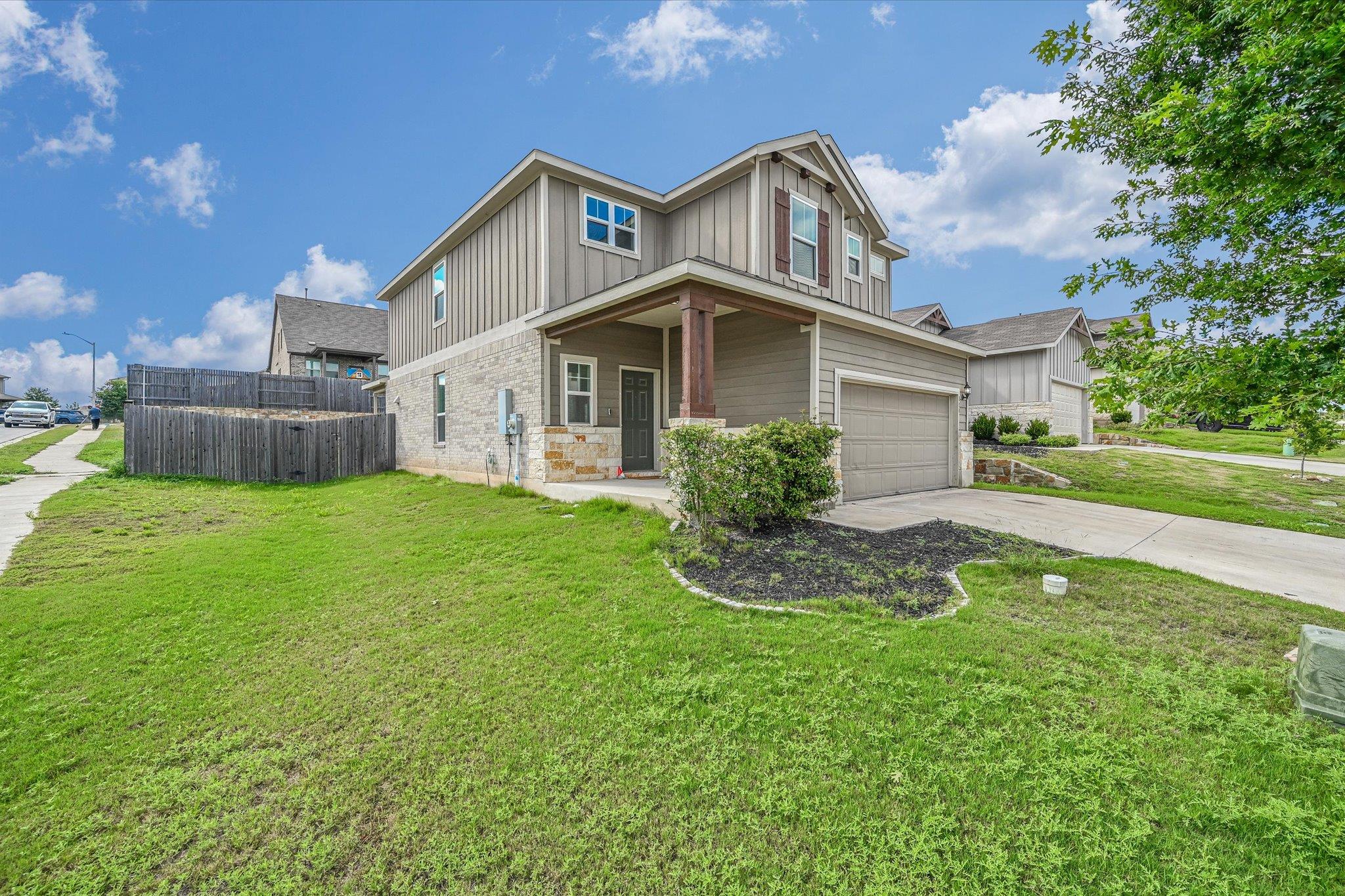 Listing photo 1 of 220  Nettletree Dr