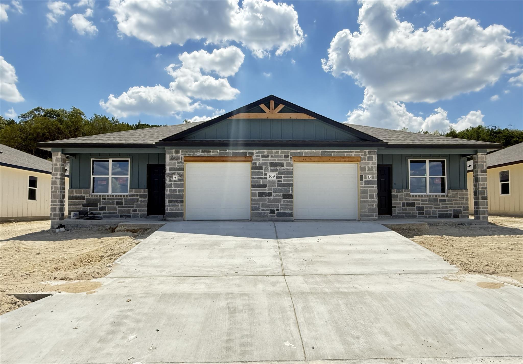 Listing photo 1 of 309  Rain Dance Trl
