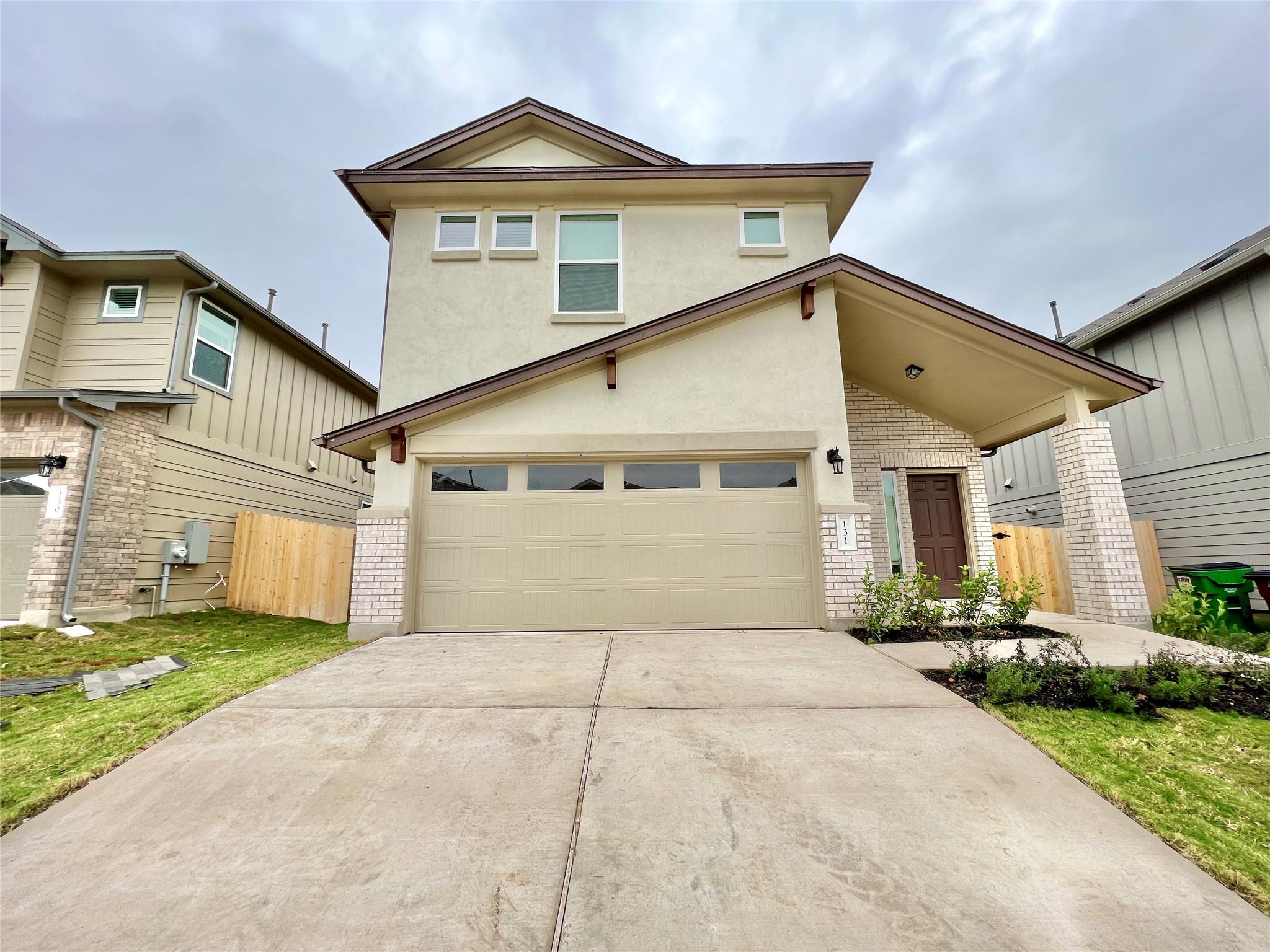 Listing photo 1 of 3200  College Park Dr  #131