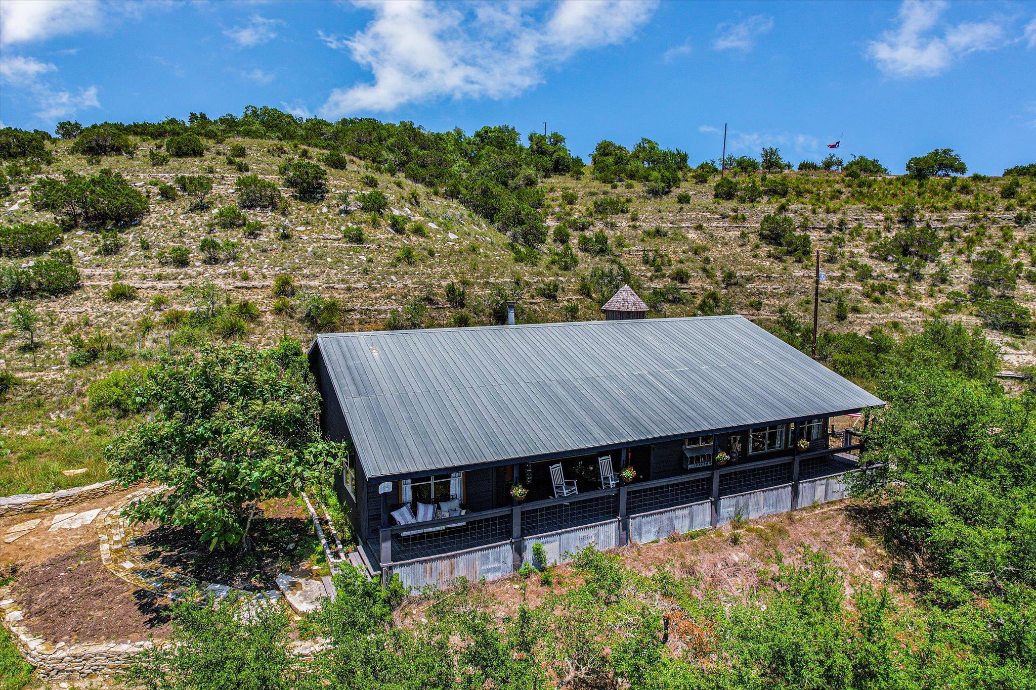 Listing photo 1 of 1363  MONTELL Rd