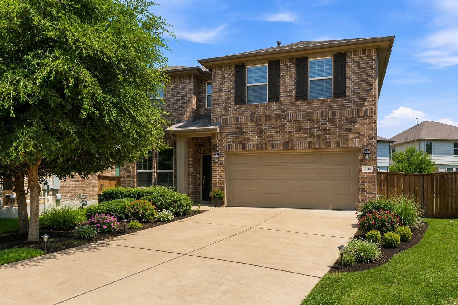 Listing photo 1 of 9010  Palmito Dr