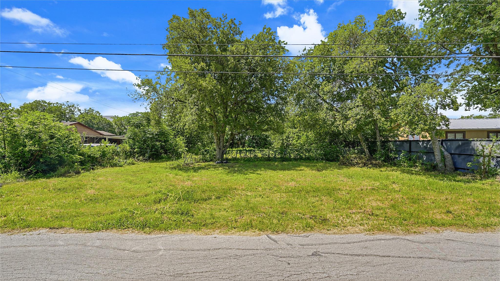 Listing photo 1 of 144  Dinn Dr
