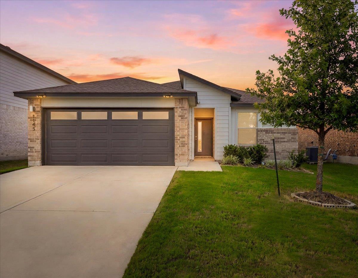 Listing photo 1 of 1145  Tipton St