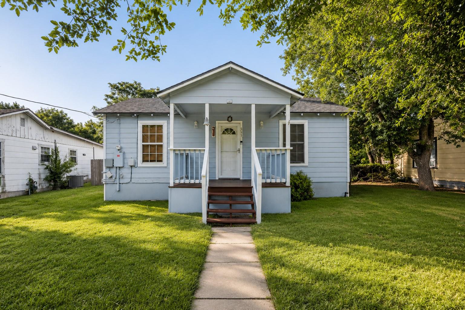 Listing photo 1 of 515  Wyeth St