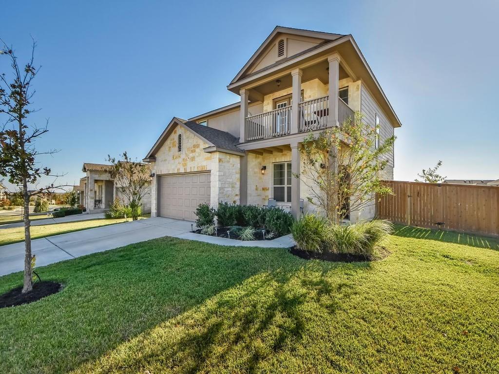 Listing photo 1 of 1100  April Meadows Loop