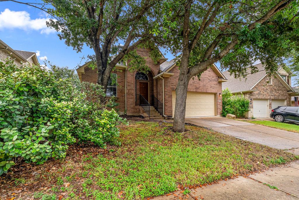 Listing photo 1 of 2217  Westfalian Trl
