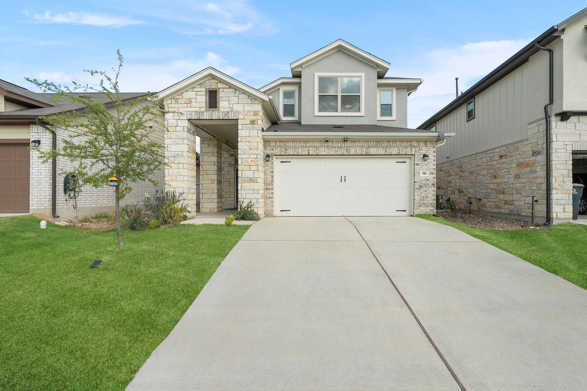 Listing photo 1 of 195  White Horses Dr